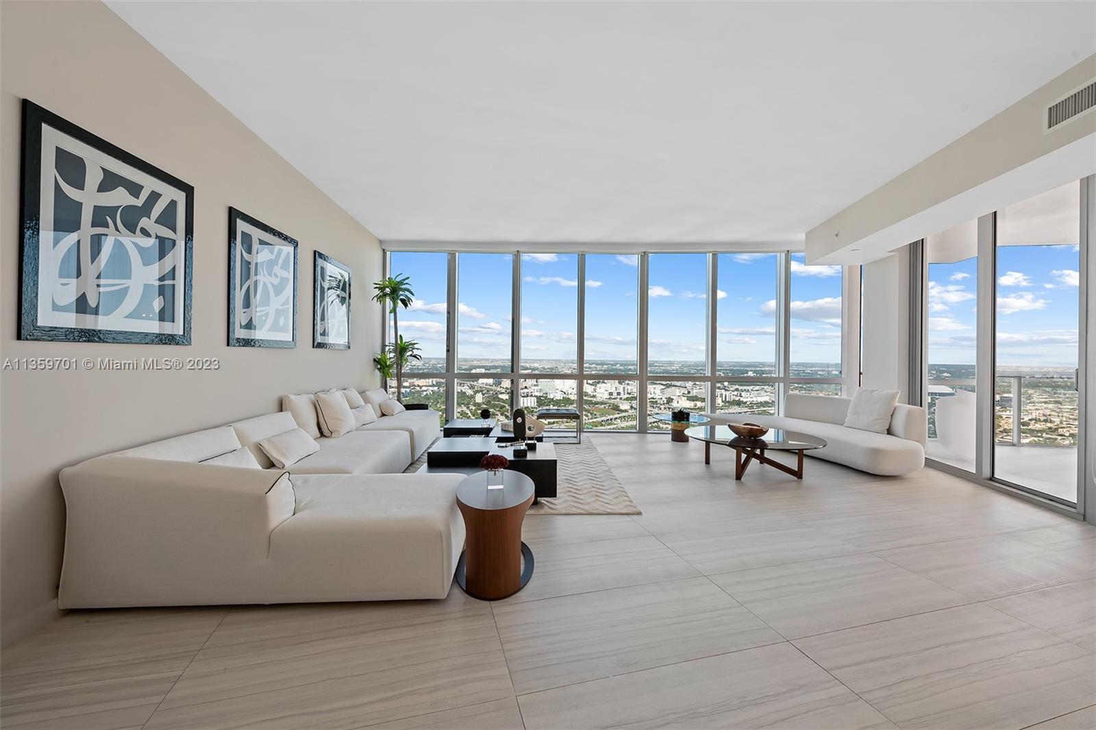 PARAMOUNT MIAMI WORLDCENT - Residential