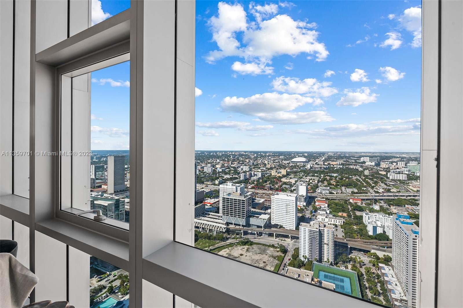 PARAMOUNT MIAMI WORLDCENT - Residential