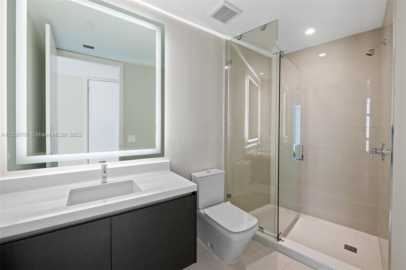 PARAMOUNT MIAMI WORLDCENT - Residential