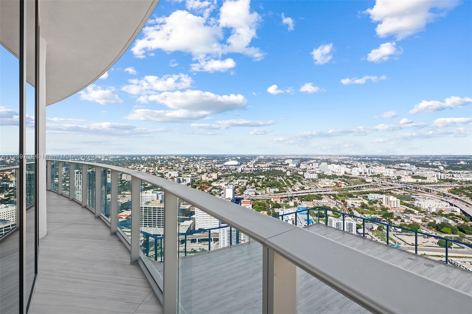 PARAMOUNT MIAMI WORLDCENT - Residential