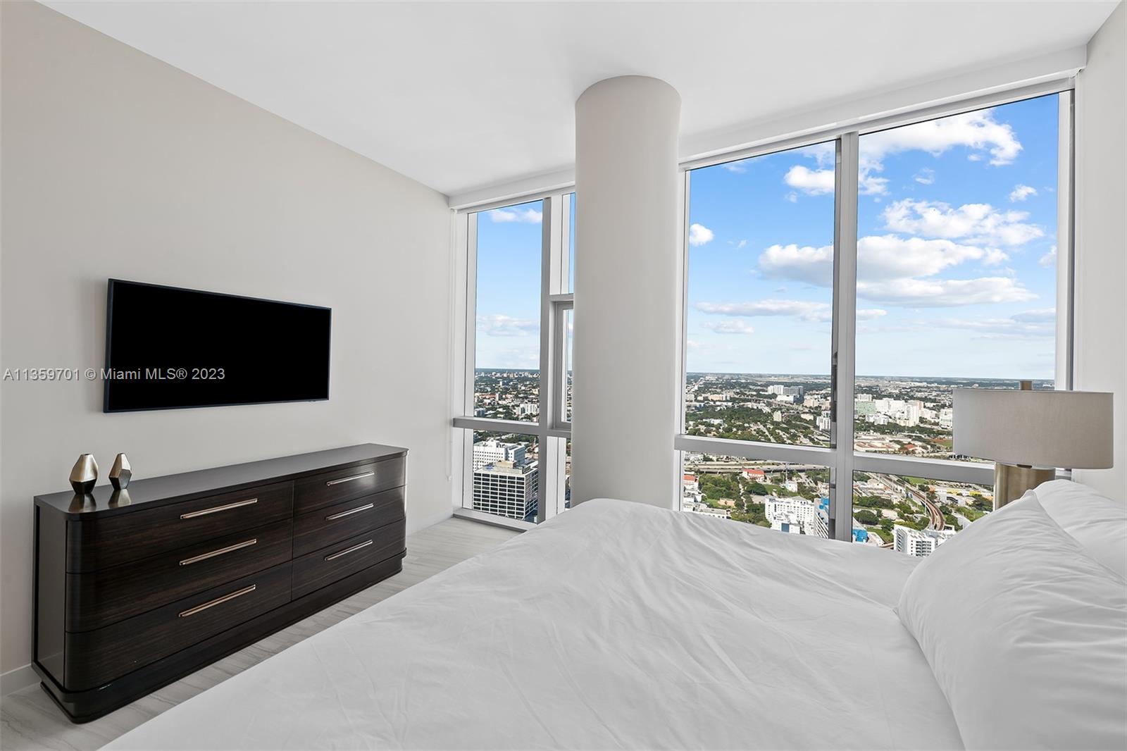 PARAMOUNT MIAMI WORLDCENT - Residential