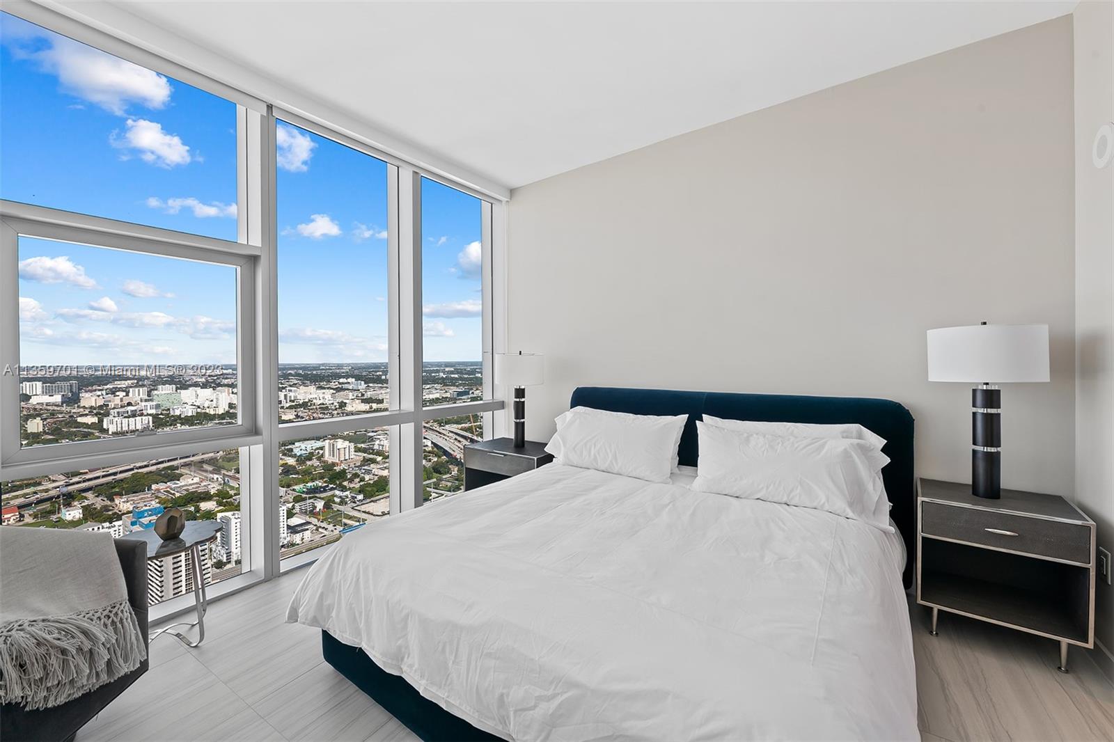 PARAMOUNT MIAMI WORLDCENT - Residential