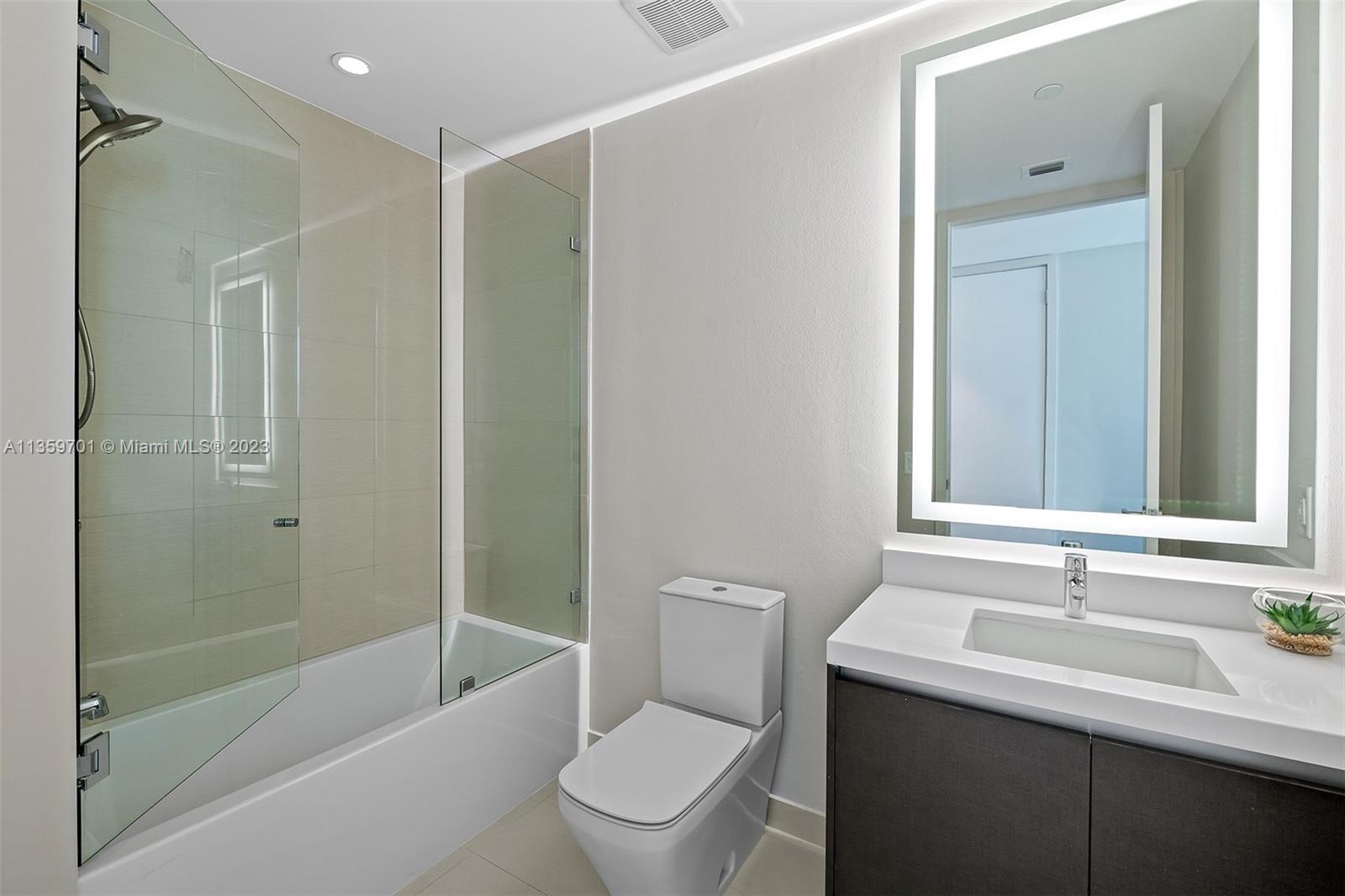 PARAMOUNT MIAMI WORLDCENT - Residential