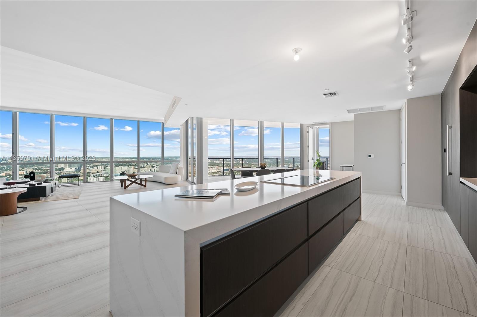 PARAMOUNT MIAMI WORLDCENT - Residential