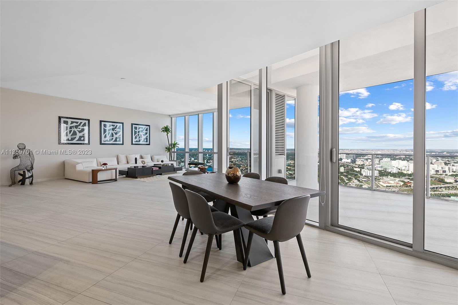 PARAMOUNT MIAMI WORLDCENT - Residential