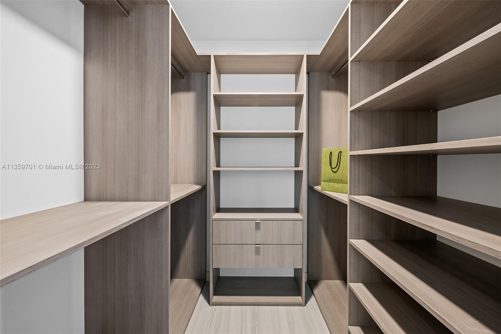 PARAMOUNT MIAMI WORLDCENT - Residential