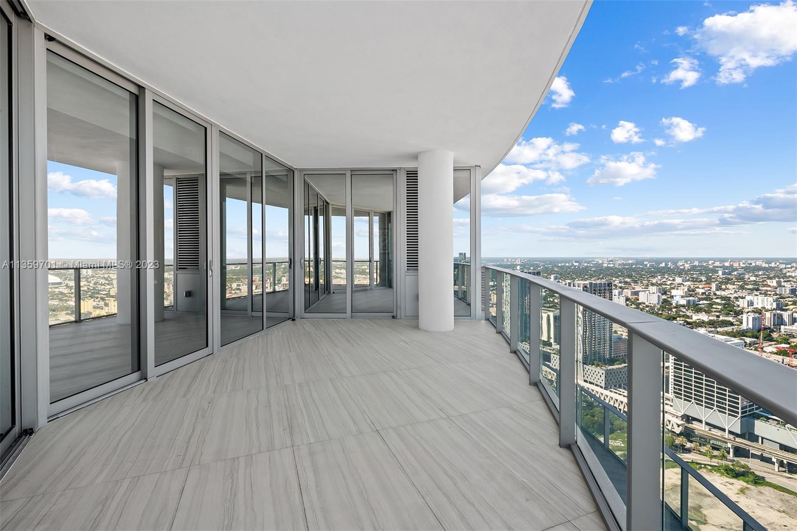 PARAMOUNT MIAMI WORLDCENT - Residential