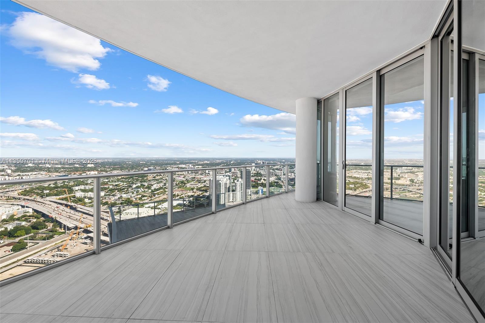 PARAMOUNT MIAMI WORLDCENT - Residential