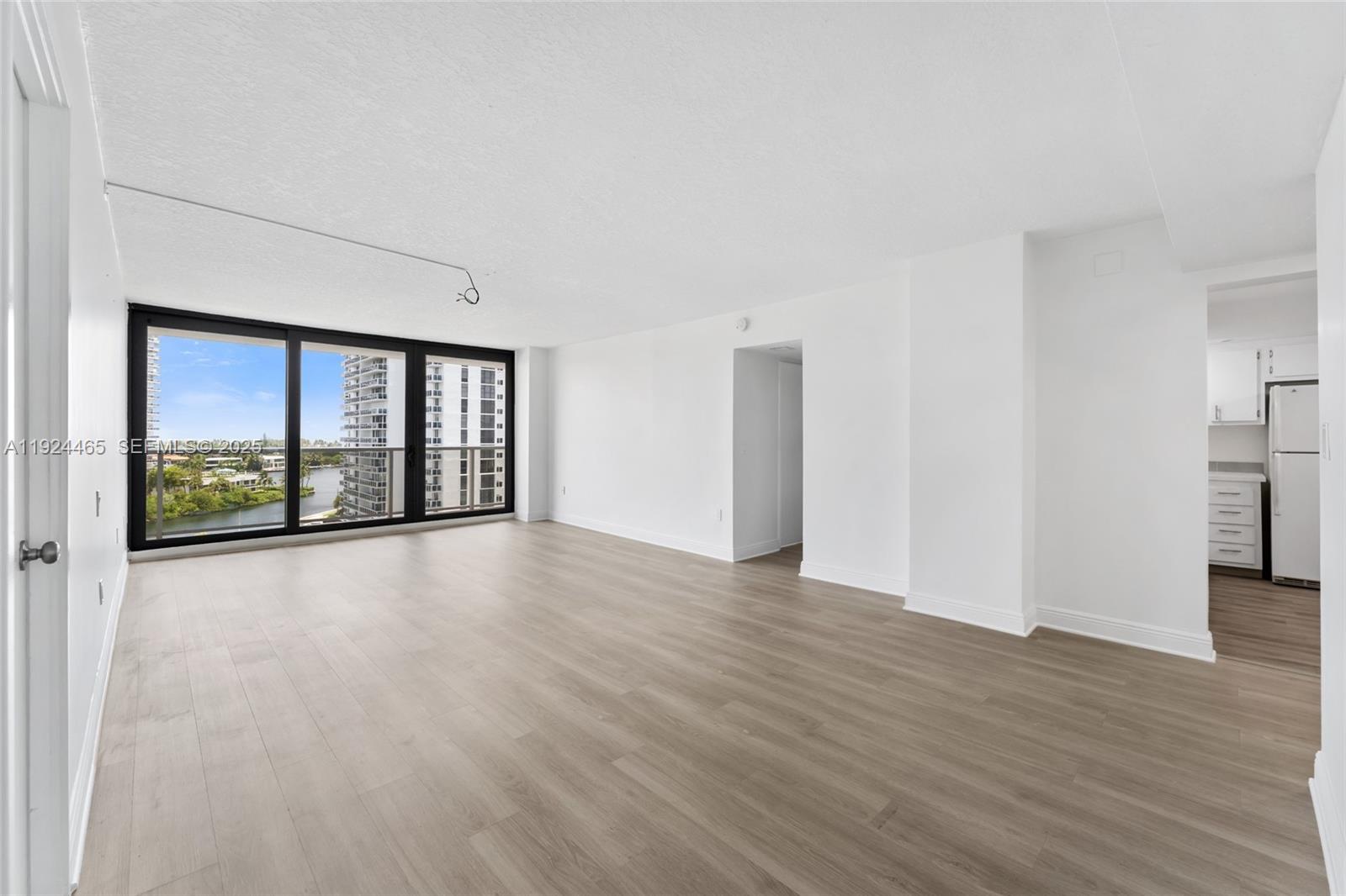 Properties 4 3731 N COUNTRY CLUB 921