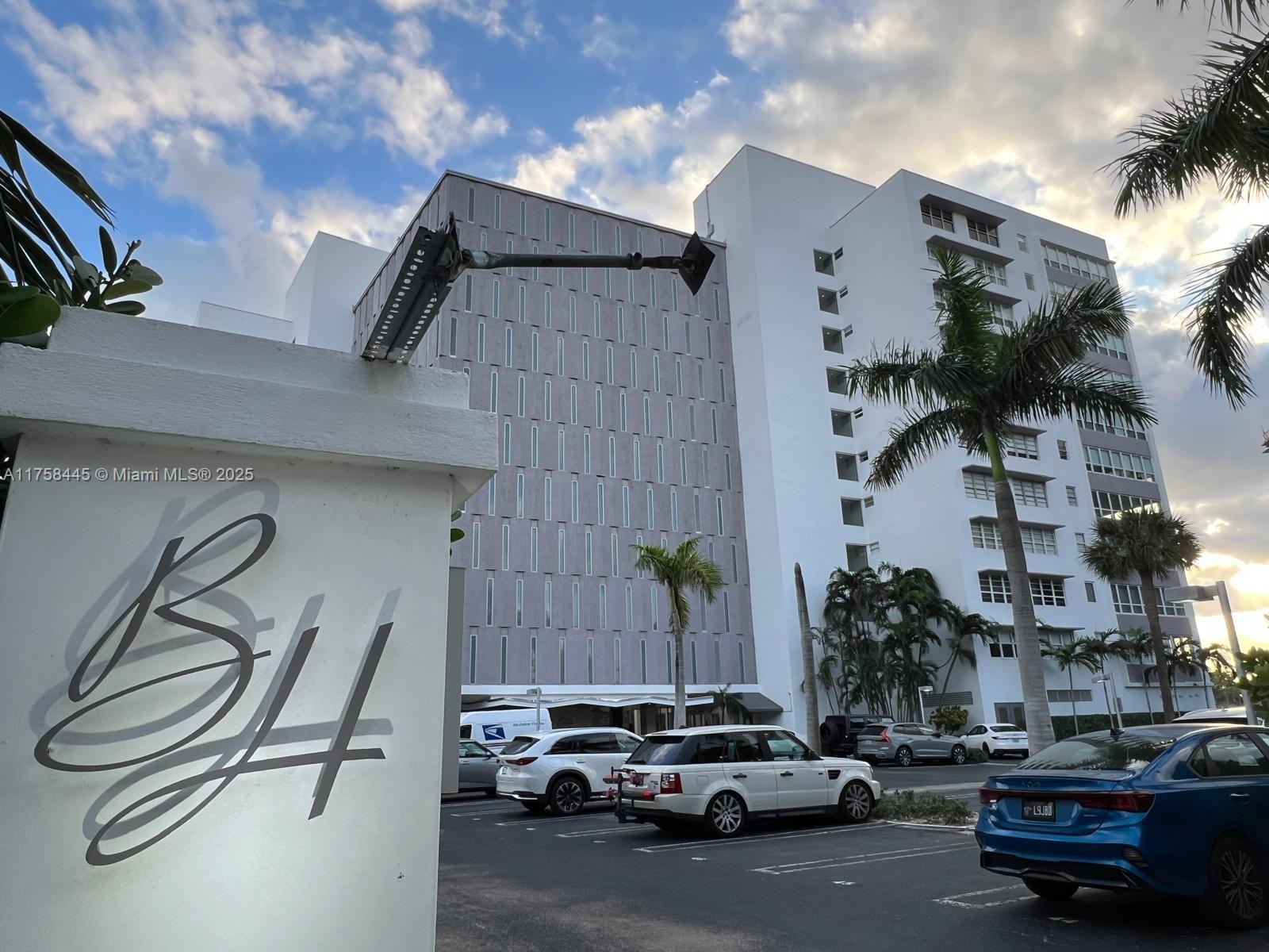 9102 W Bay Harbor Dr 4-C
