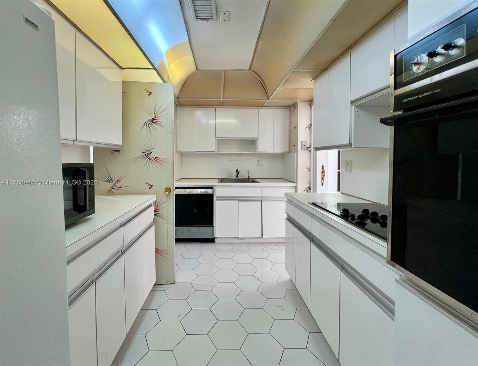BLAIR HOUSE CONDO - WEST - Residential