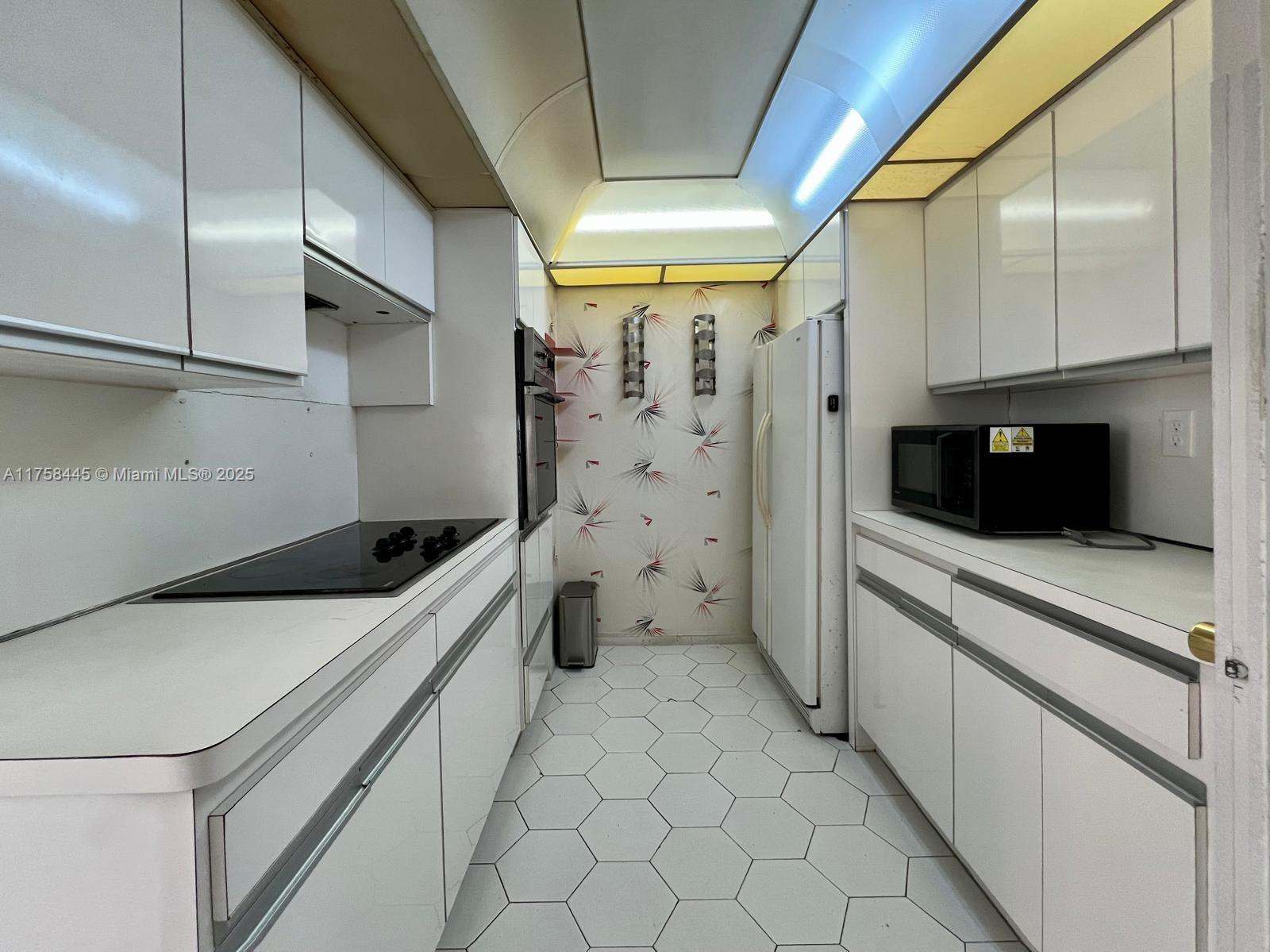 BLAIR HOUSE CONDO - WEST - Residential