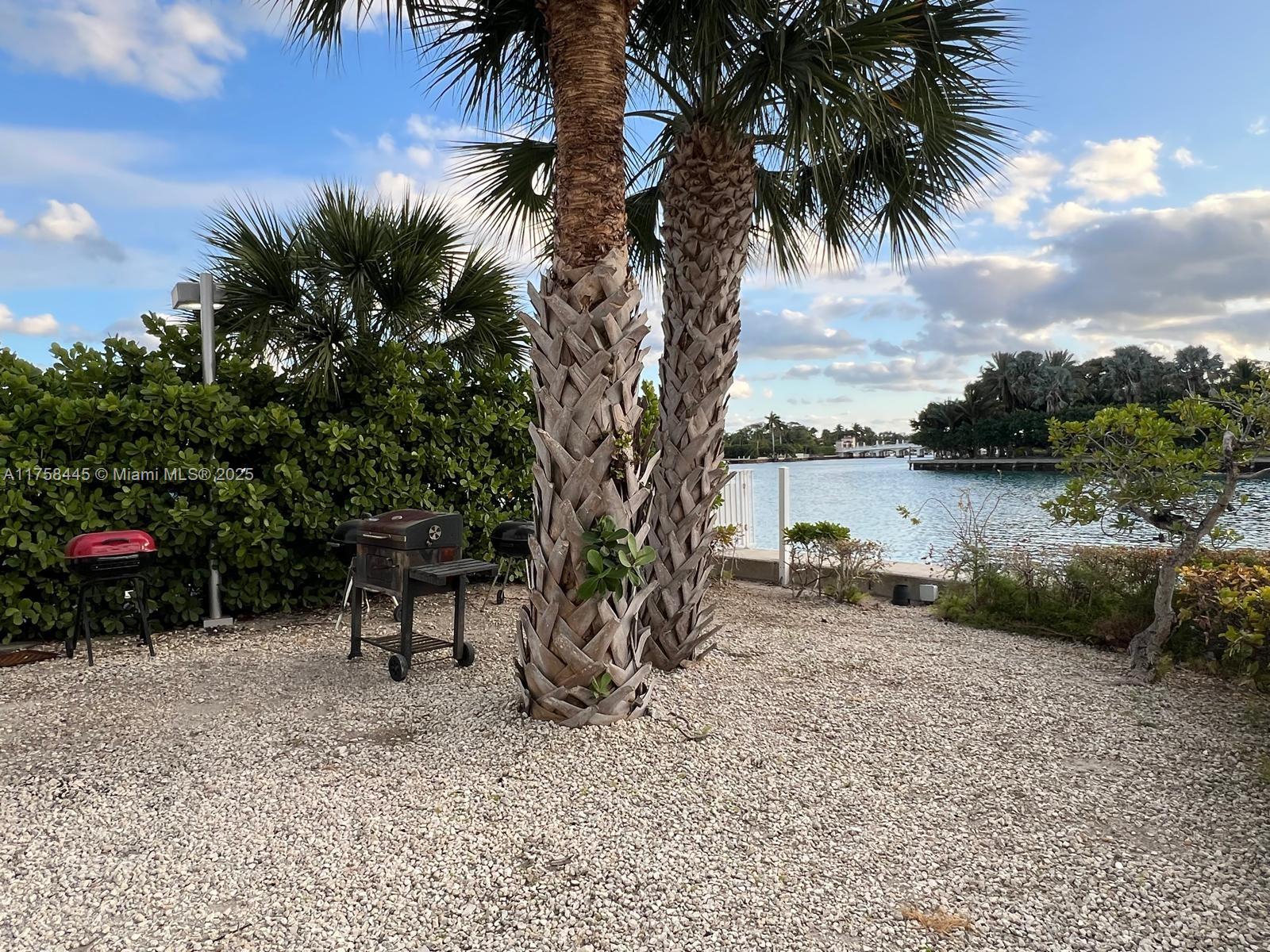 9102 W Bay Harbor Dr 4-C