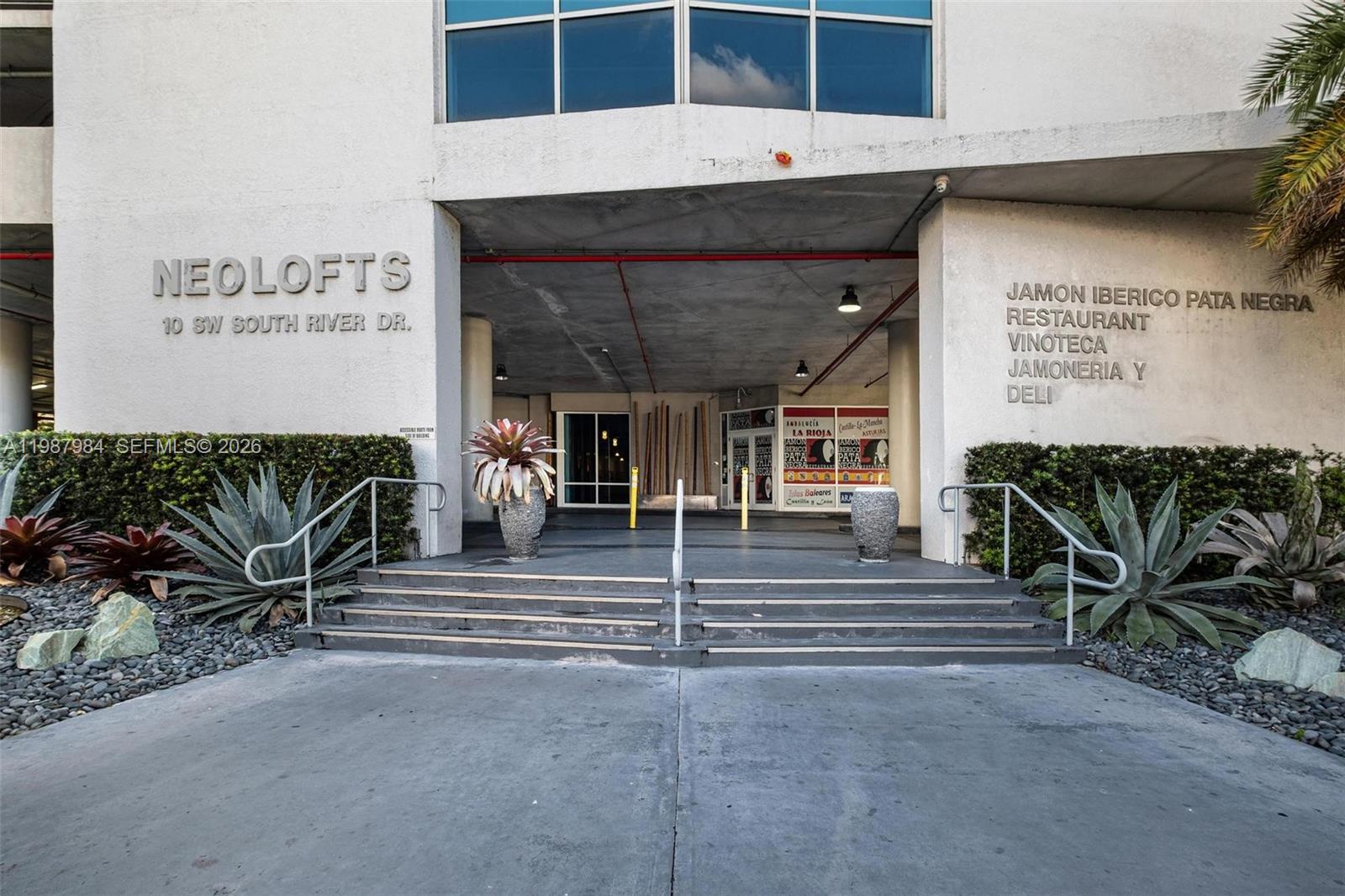 NEO CONDO - Residential