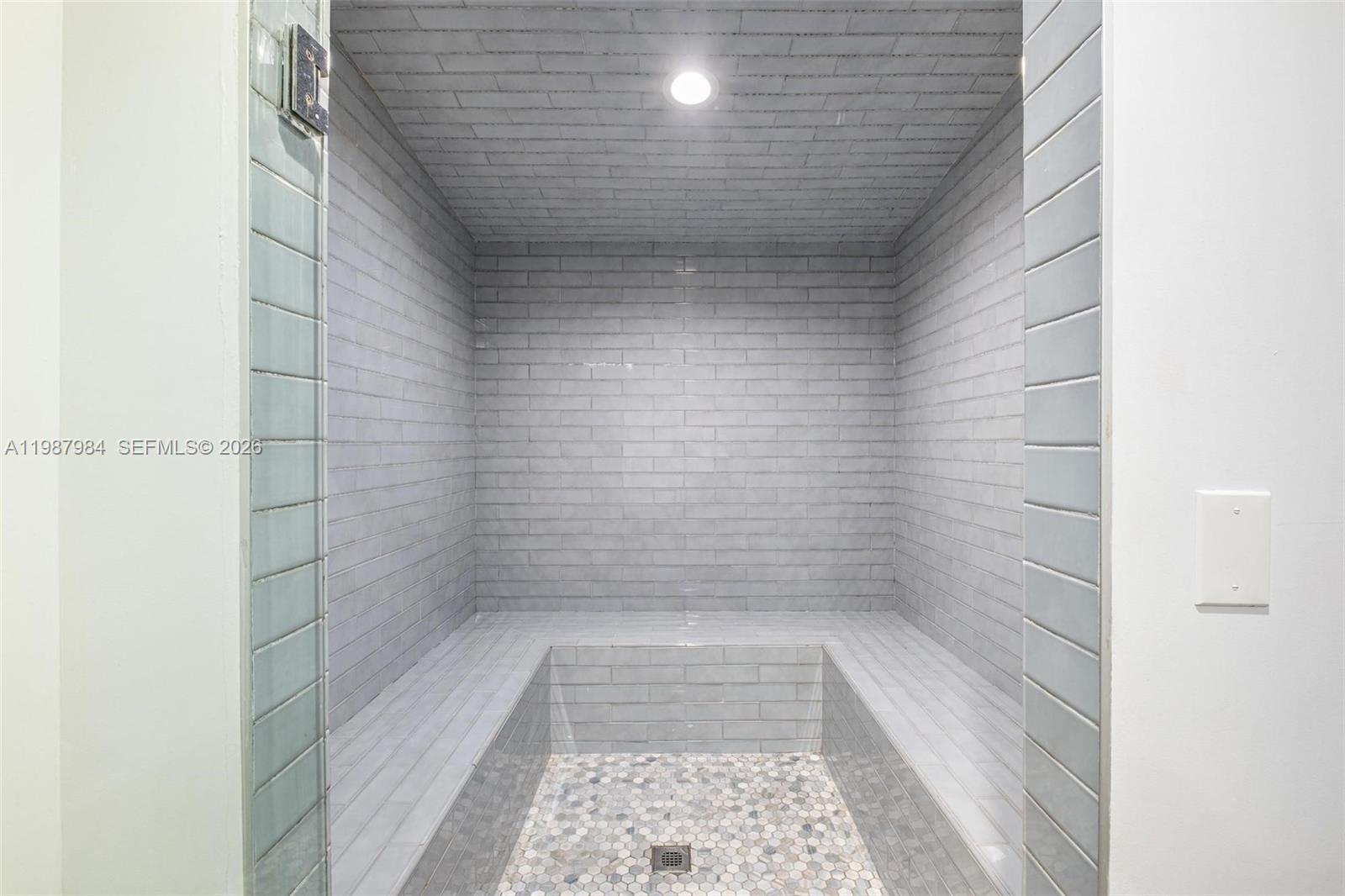 NEO CONDO - Residential