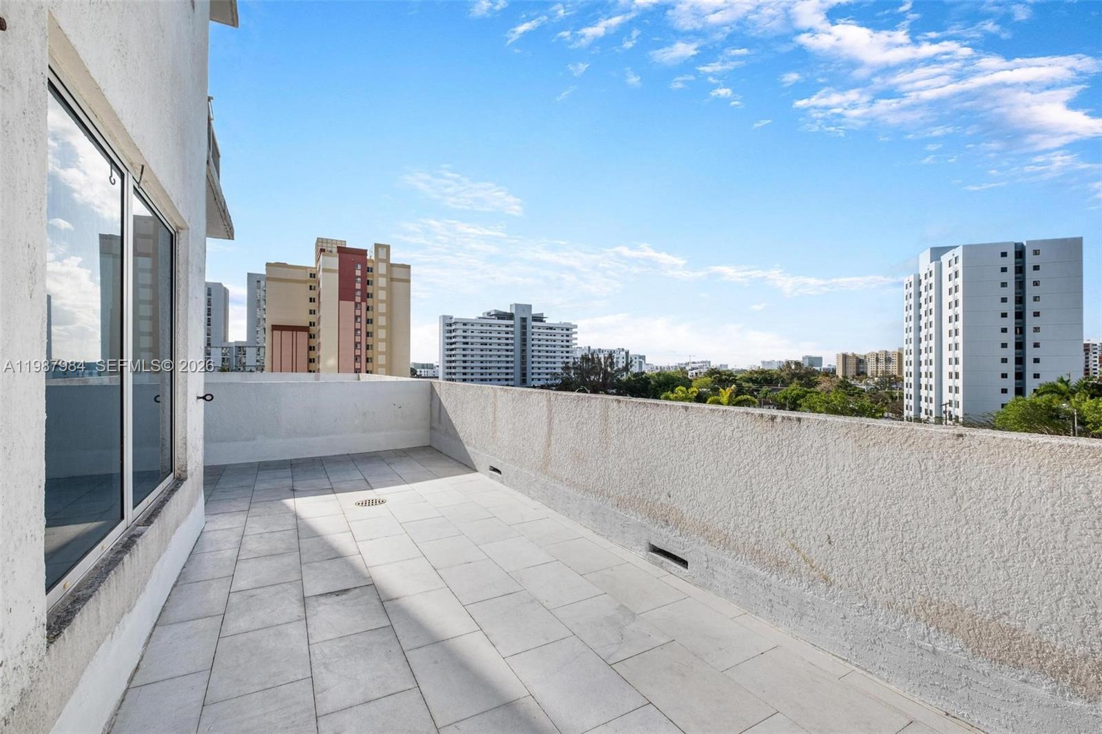 NEO CONDO - Residential