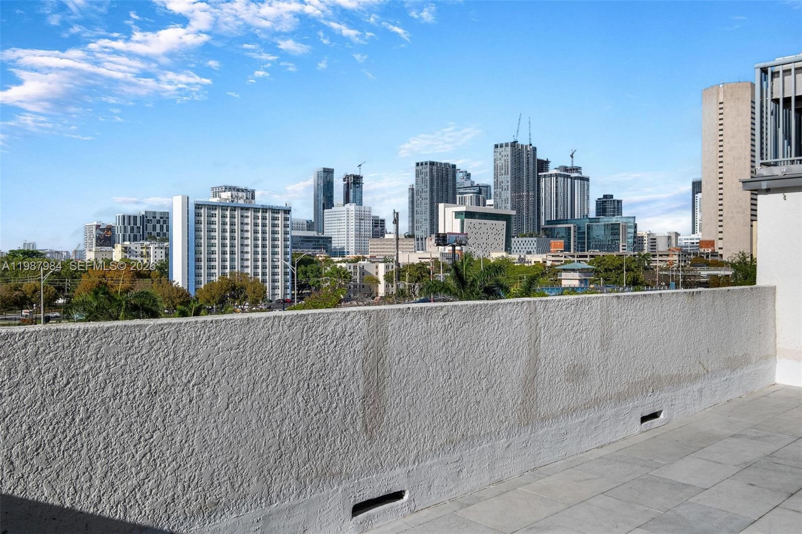 NEO CONDO - Residential