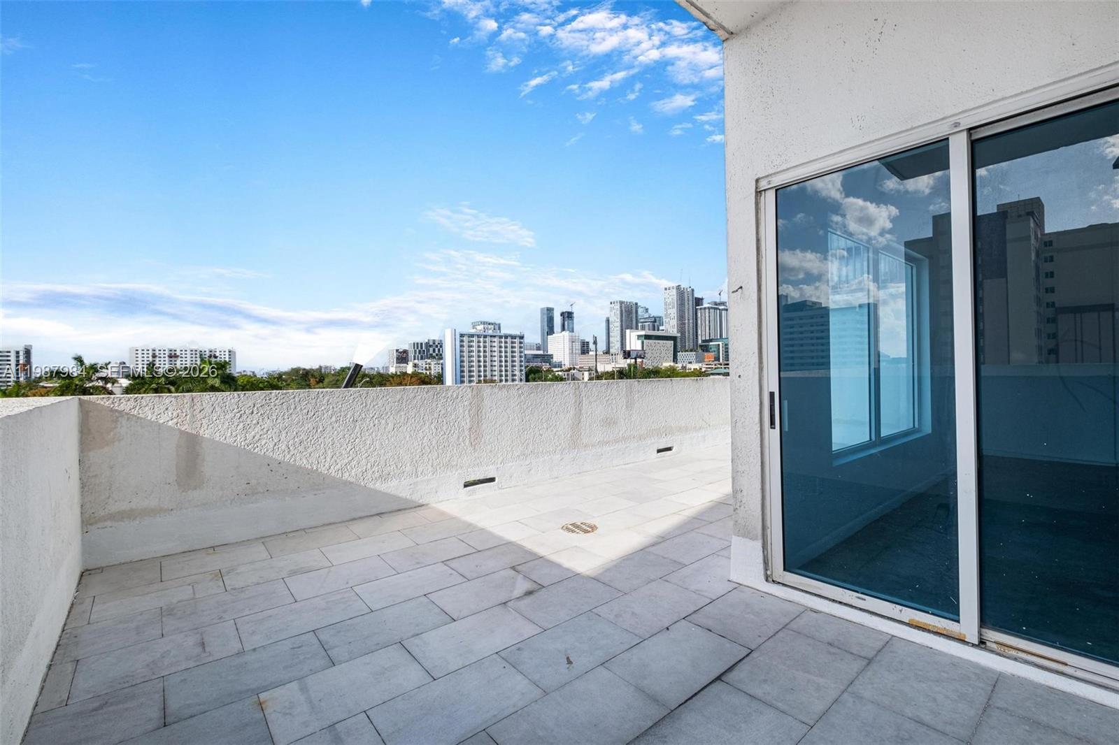 NEO CONDO - Residential