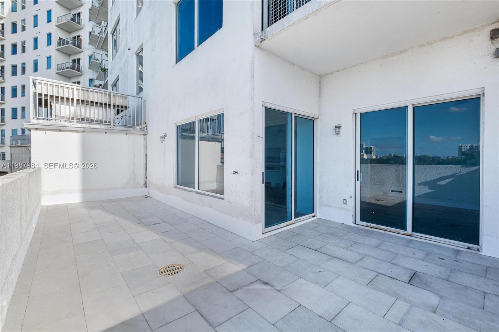 NEO CONDO - Residential