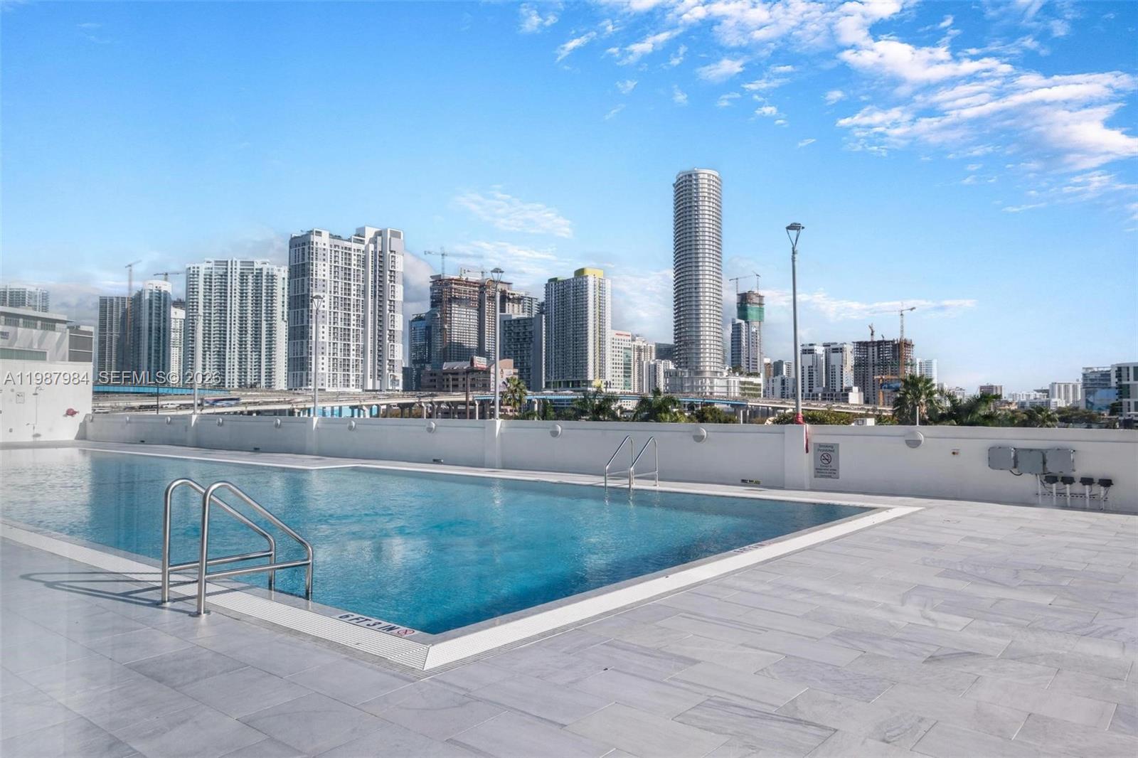 NEO CONDO - Residential