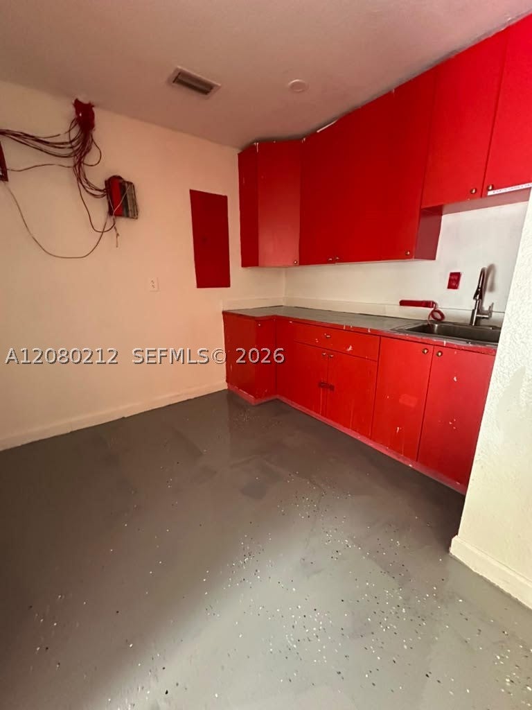 307 NW 10th Ter 307