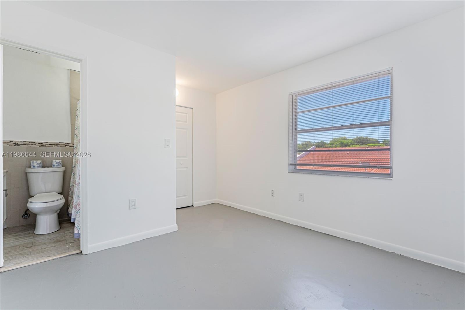 THE CORAL CREST CONDO - Residential Lease