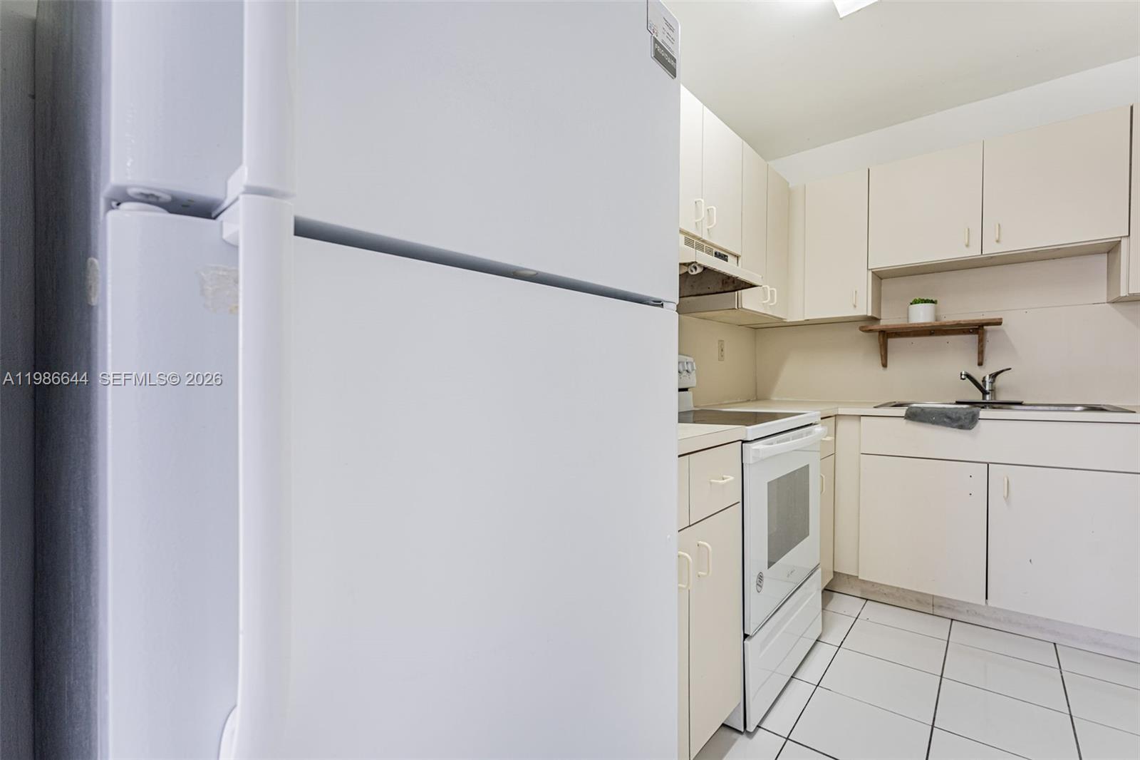 THE CORAL CREST CONDO - Residential Lease