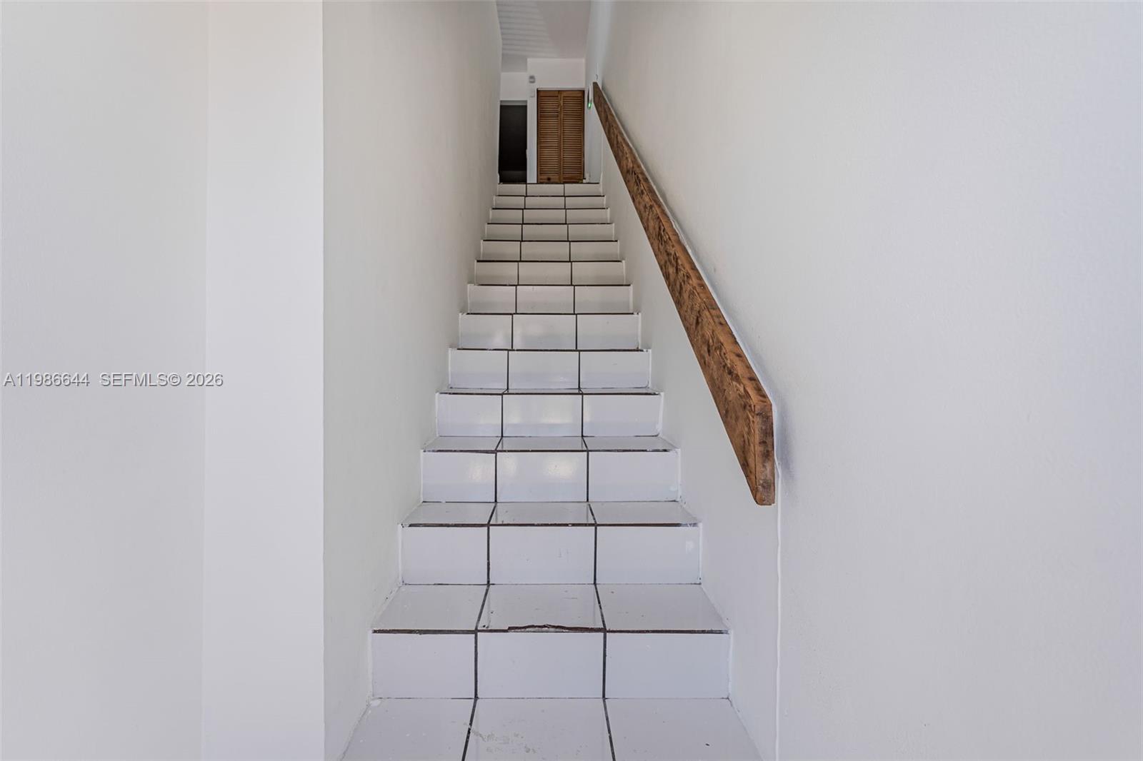 THE CORAL CREST CONDO - Residential Lease