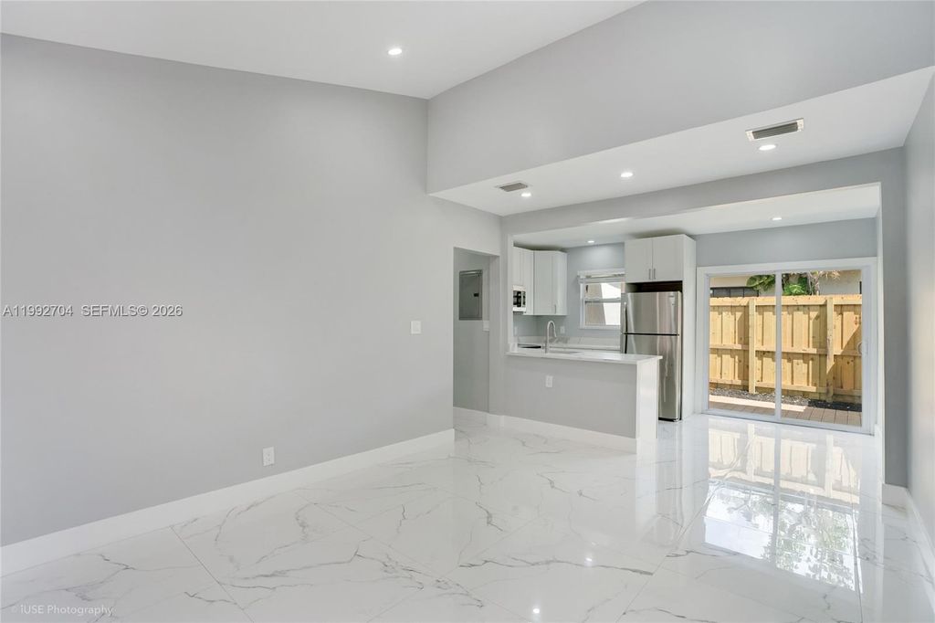 Photo of 907 SW 15th Ter #1-2, Fort Lauderdale, FL 33312 (MLS # A11992704)