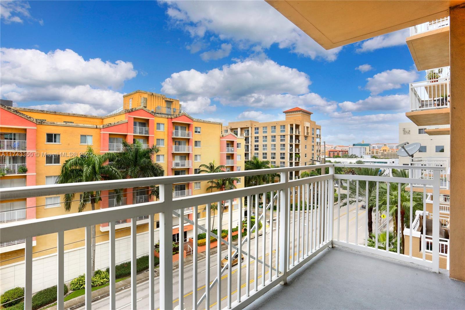 DA VINCI ON DOUGLAS CONDO - Residential