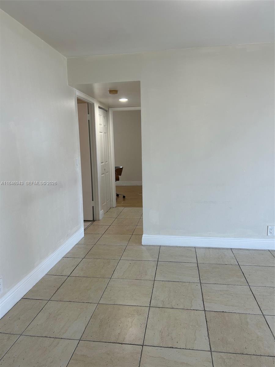 PARC CENTRAL AVENTURA SOU - Residential Lease
