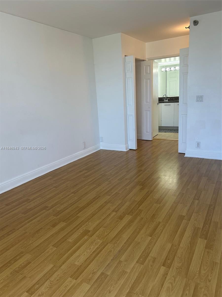 PARC CENTRAL AVENTURA SOU - Residential Lease