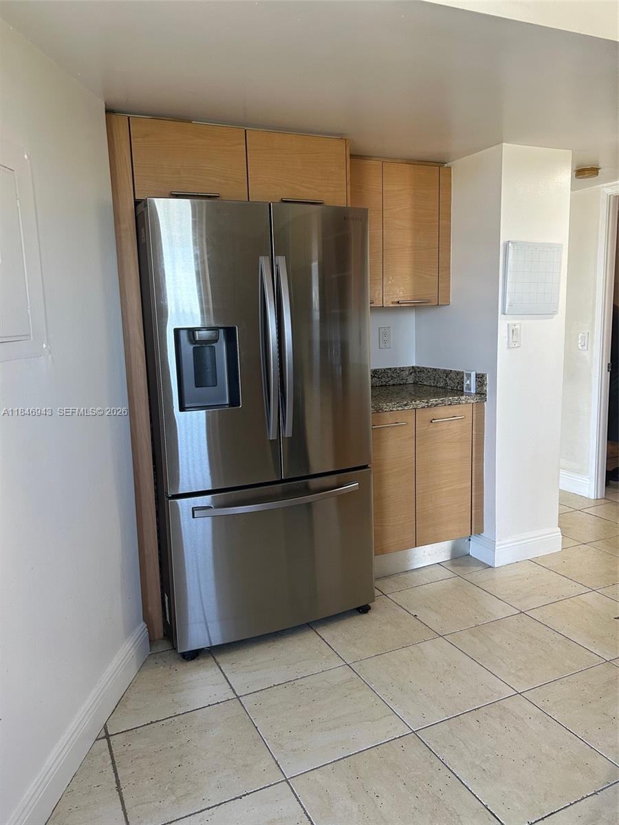 PARC CENTRAL AVENTURA SOU - Residential Lease