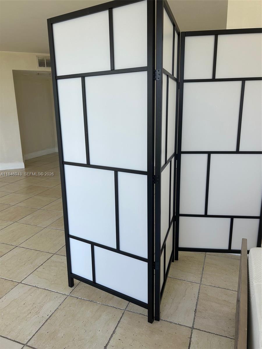 PARC CENTRAL AVENTURA SOU - Residential Lease
