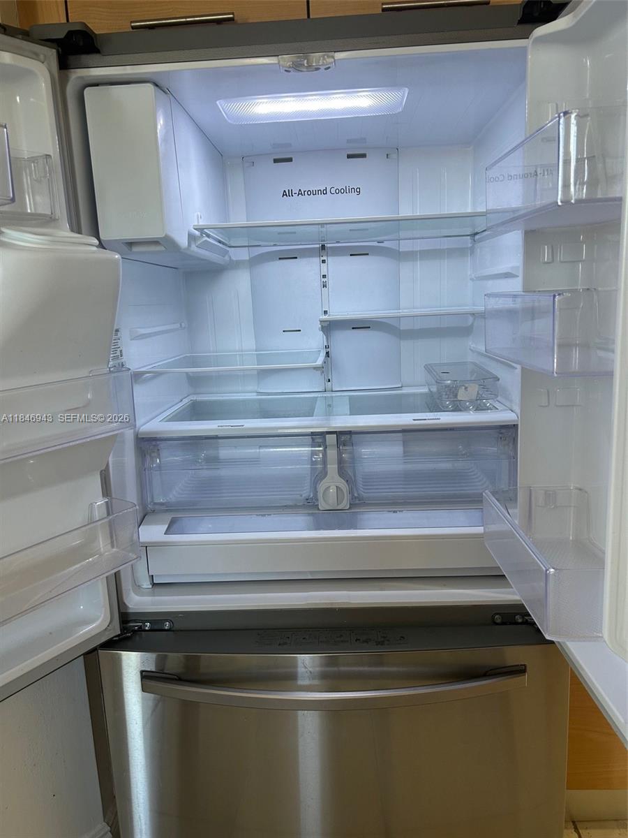 PARC CENTRAL AVENTURA SOU - Residential Lease