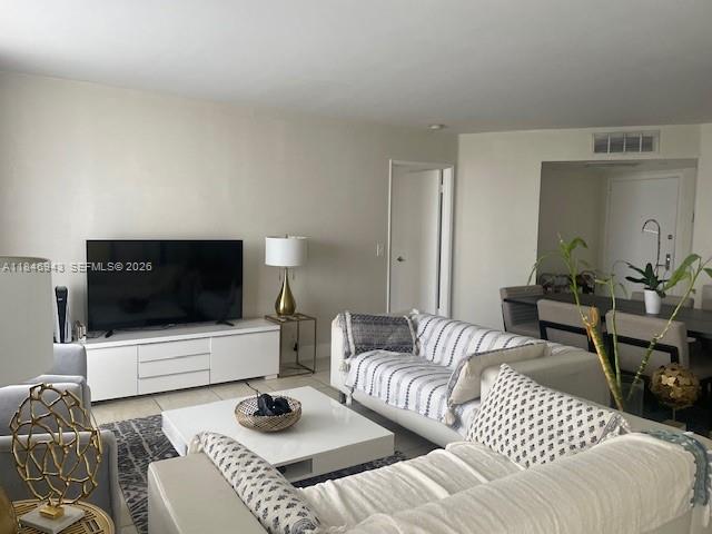 PARC CENTRAL AVENTURA SOU - Residential Lease