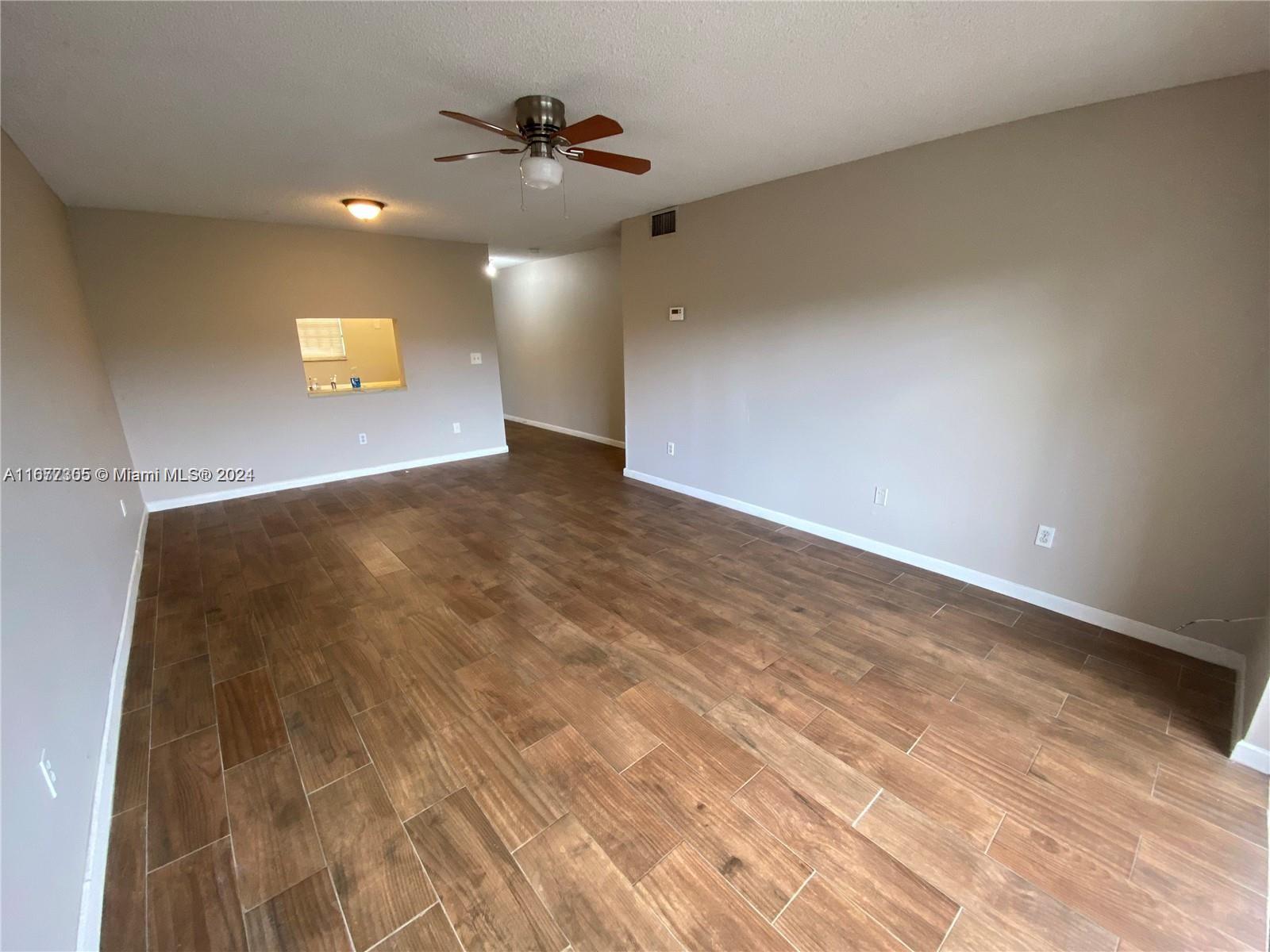 BROOKFIELD SQUARE CONDO - Residential Lease