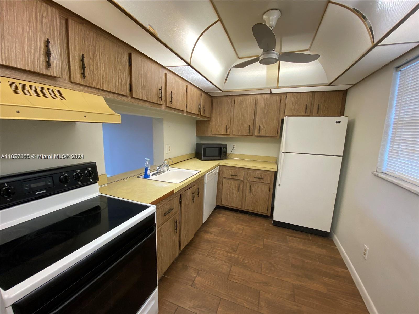 Clean and bright 2 bedroom, 2 bathroom condo in a quiet community. Very spacious with plenty of closet space. New tile floors throughout. Conveniently located near major roads. Quick approval