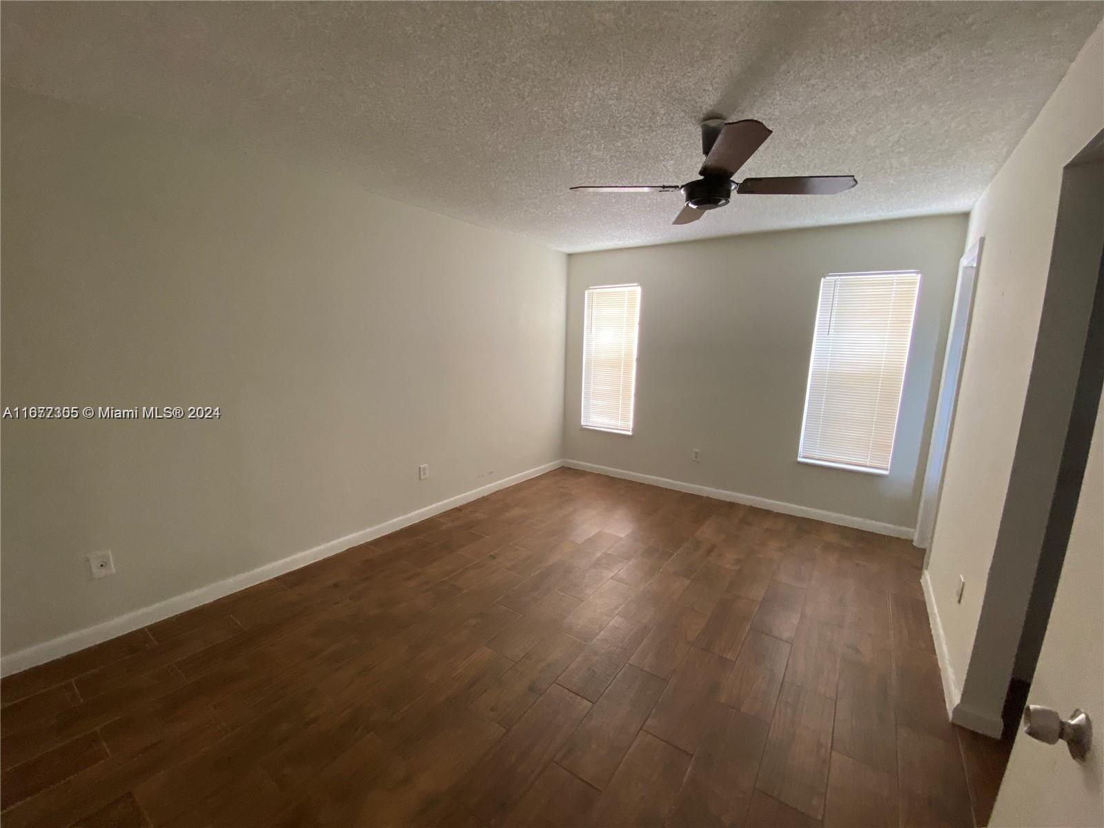 BROOKFIELD SQUARE CONDO - Residential Lease