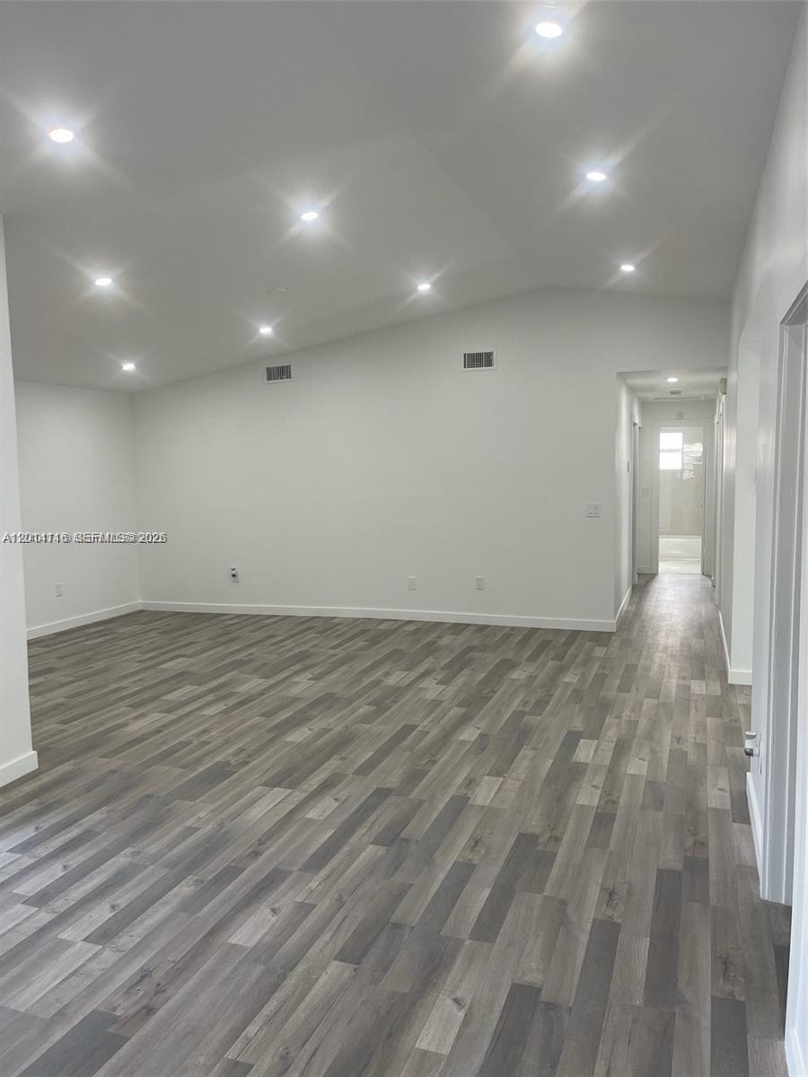 MEADOW WOOD MANOR SEC 9 - Residential Lease