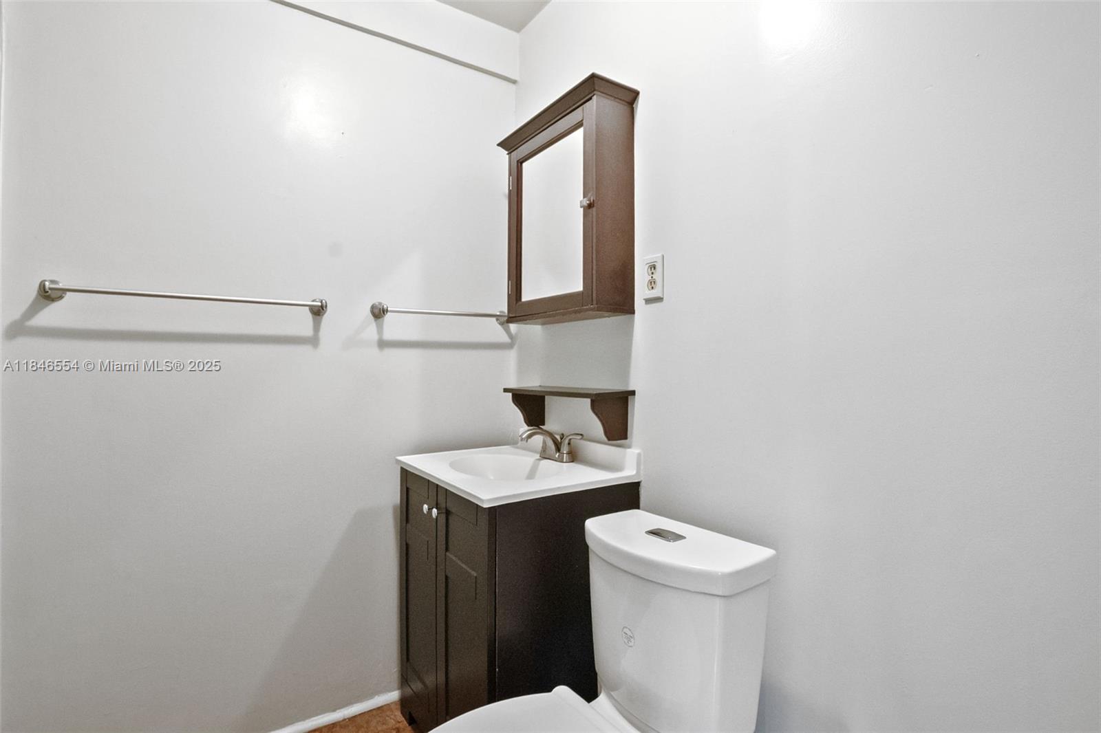 COUNTRY CLUB ESTS SEC 3 - Residential