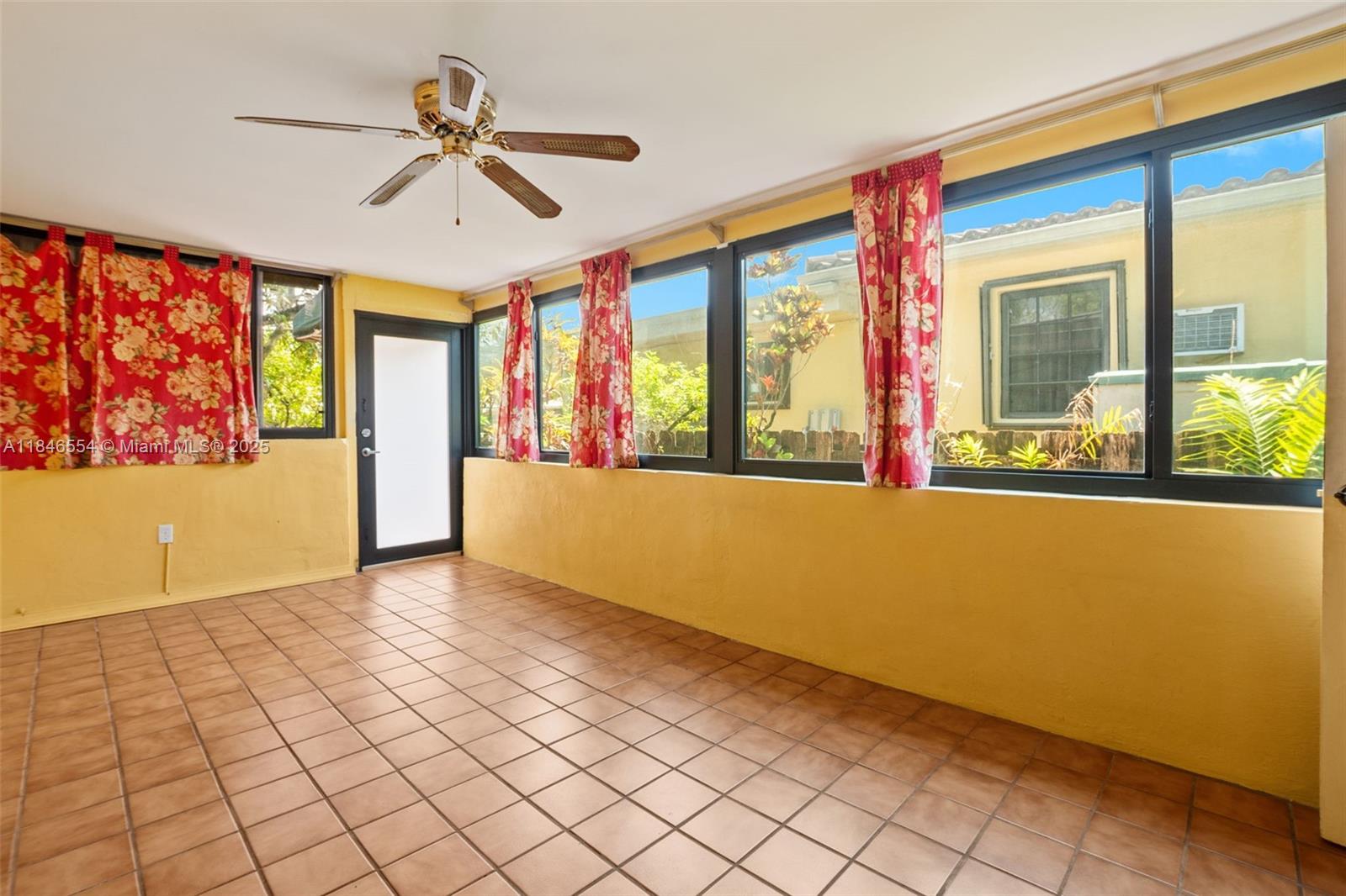 COUNTRY CLUB ESTS SEC 3 - Residential