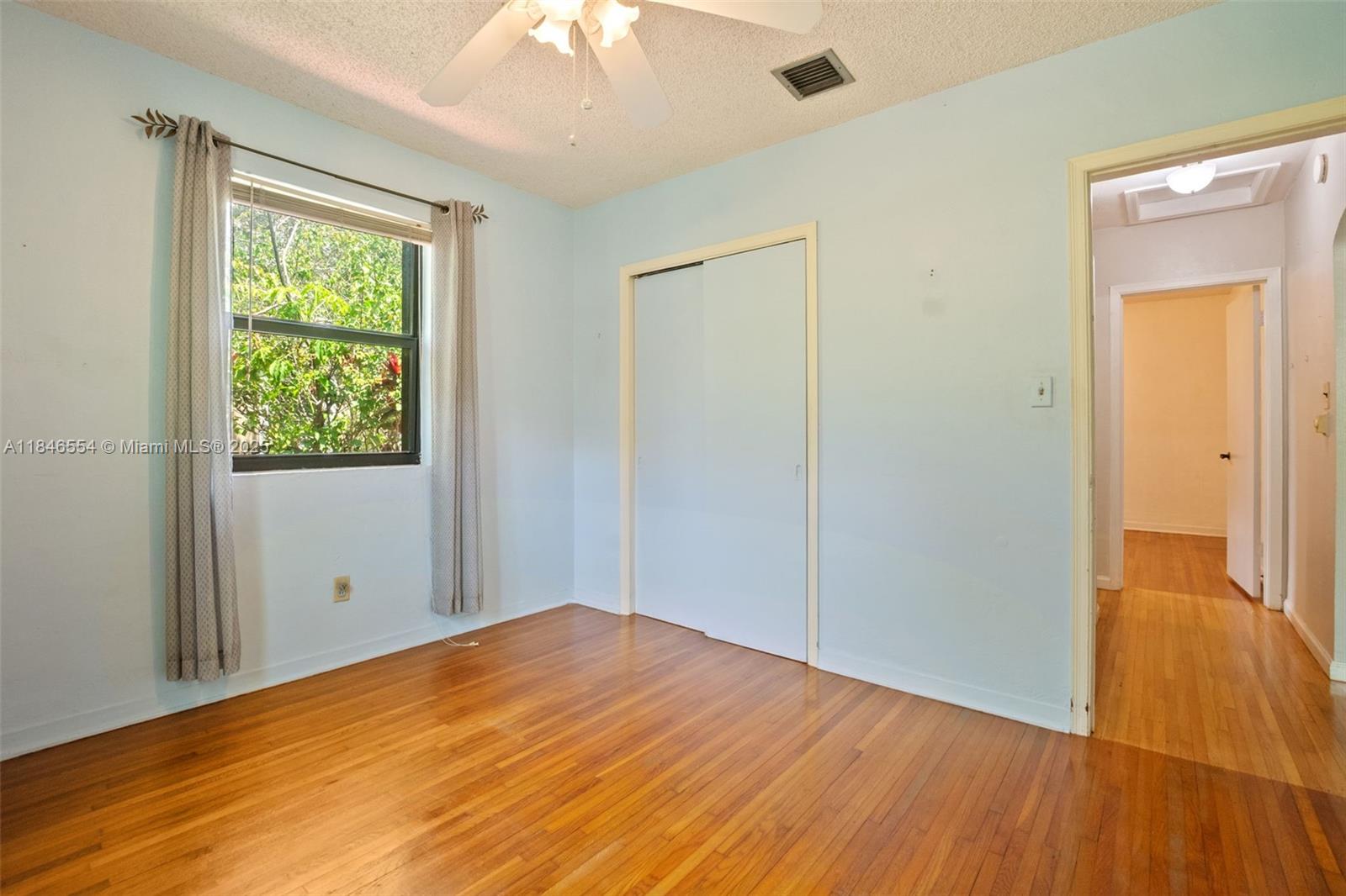 COUNTRY CLUB ESTS SEC 3 - Residential