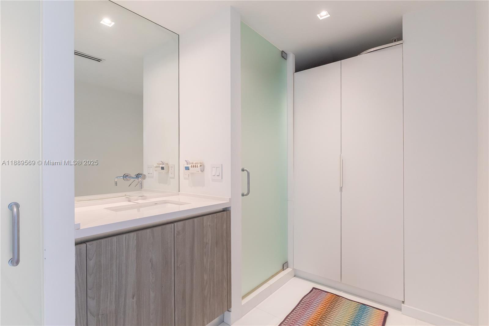 TEN MUSEUM PK RESIDENTIAL - Residential Lease