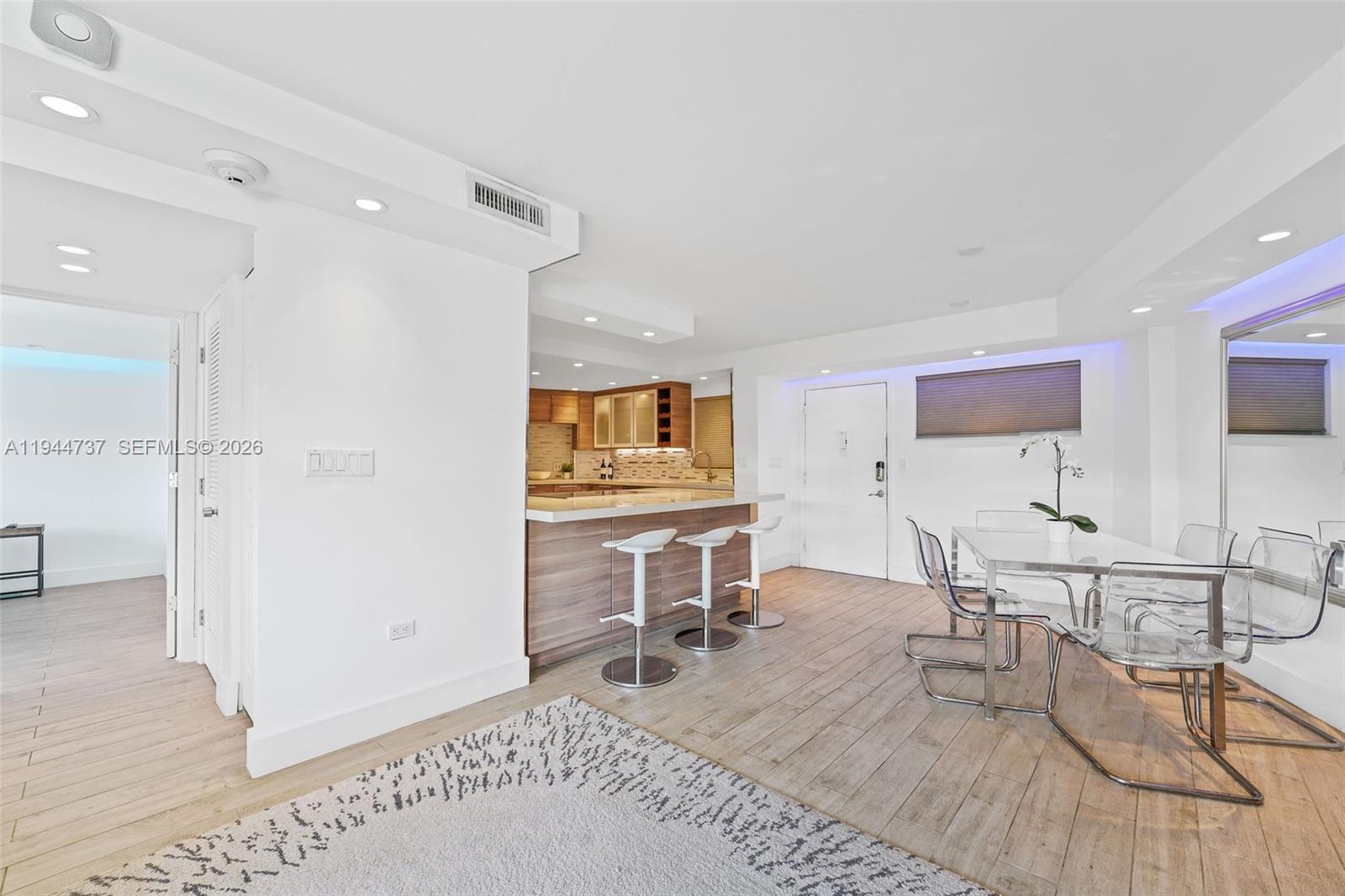 OCTAGON TOWERS I CONDO - Residential