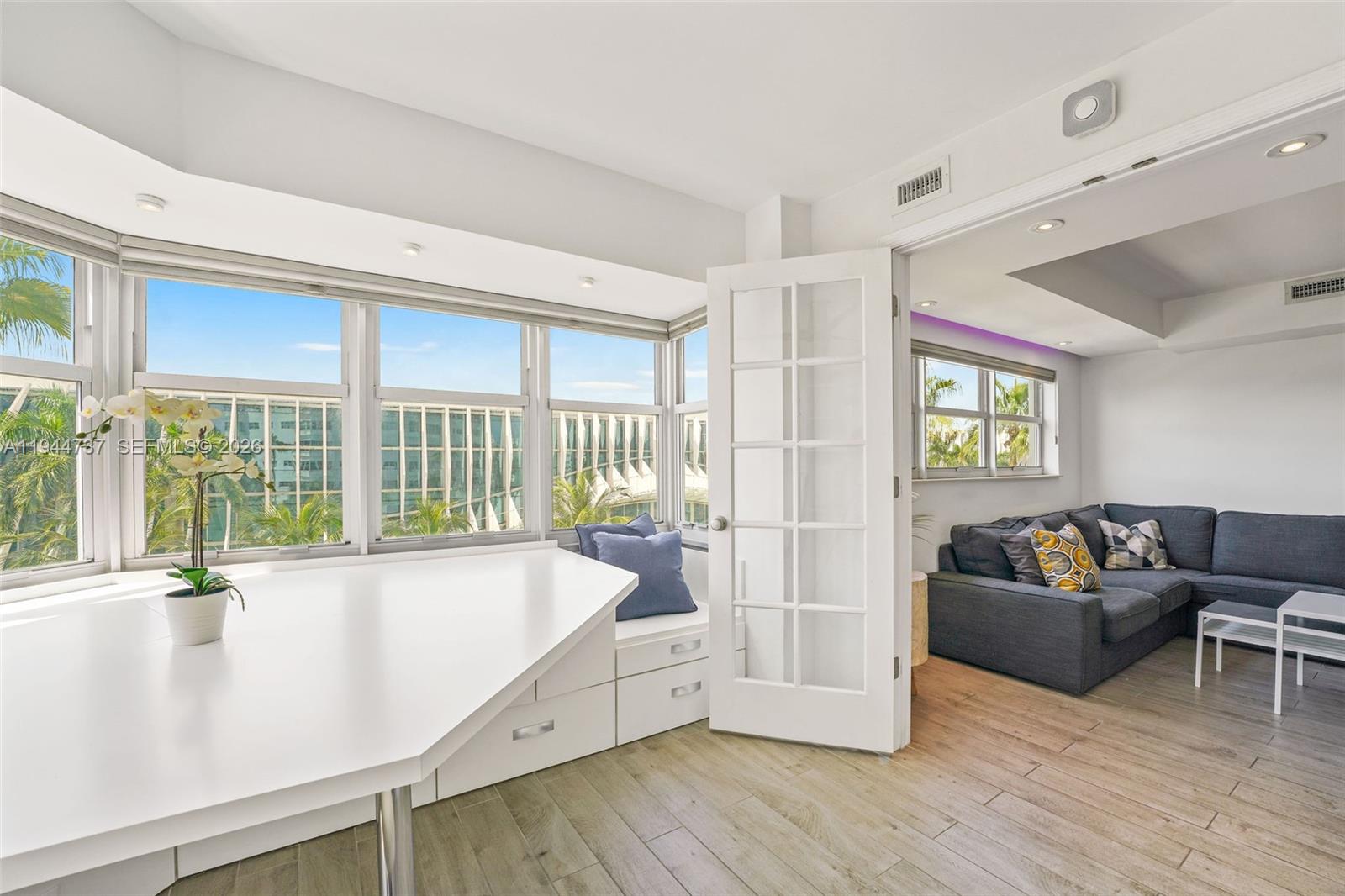 OCTAGON TOWERS I CONDO - Residential