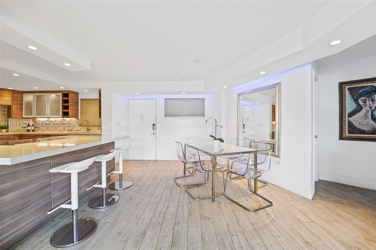 OCTAGON TOWERS I CONDO - Residential