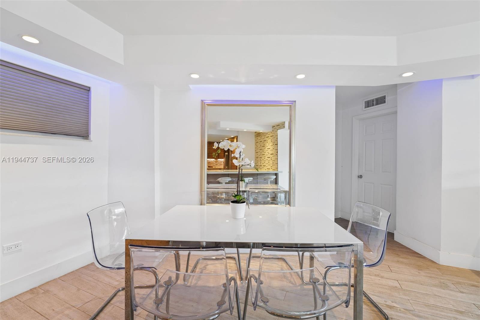 OCTAGON TOWERS I CONDO - Residential