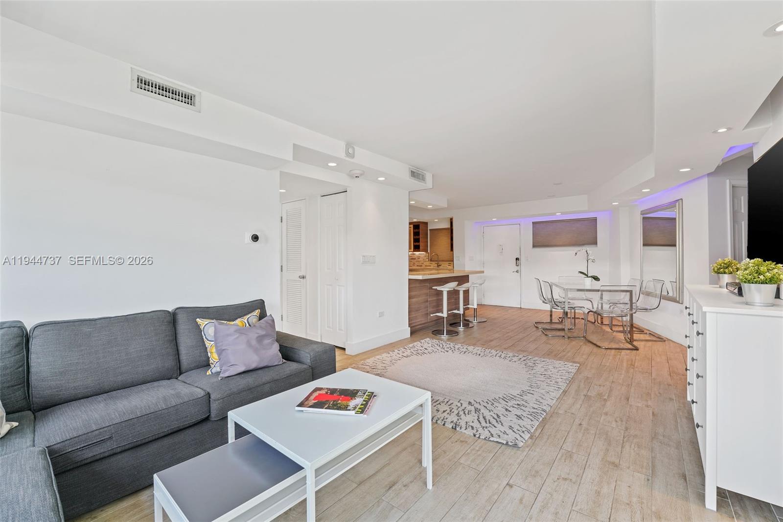 OCTAGON TOWERS I CONDO - Residential