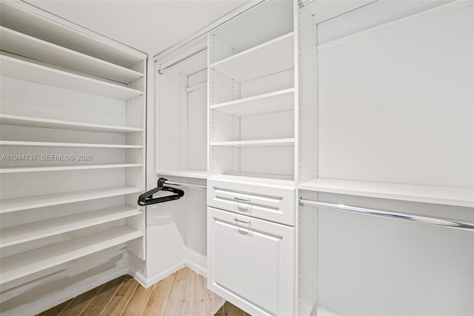 OCTAGON TOWERS I CONDO - Residential